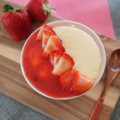 Strawberry Milk Custard 草莓炖奶